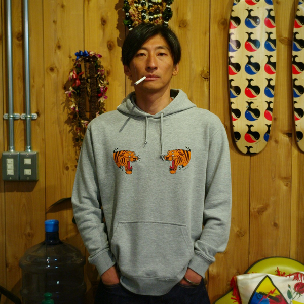 CLOVERU-4TIGER-GRAY.png