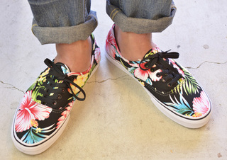 VANS-HAWAIIAN-FLORAL-BLACK2.jpg